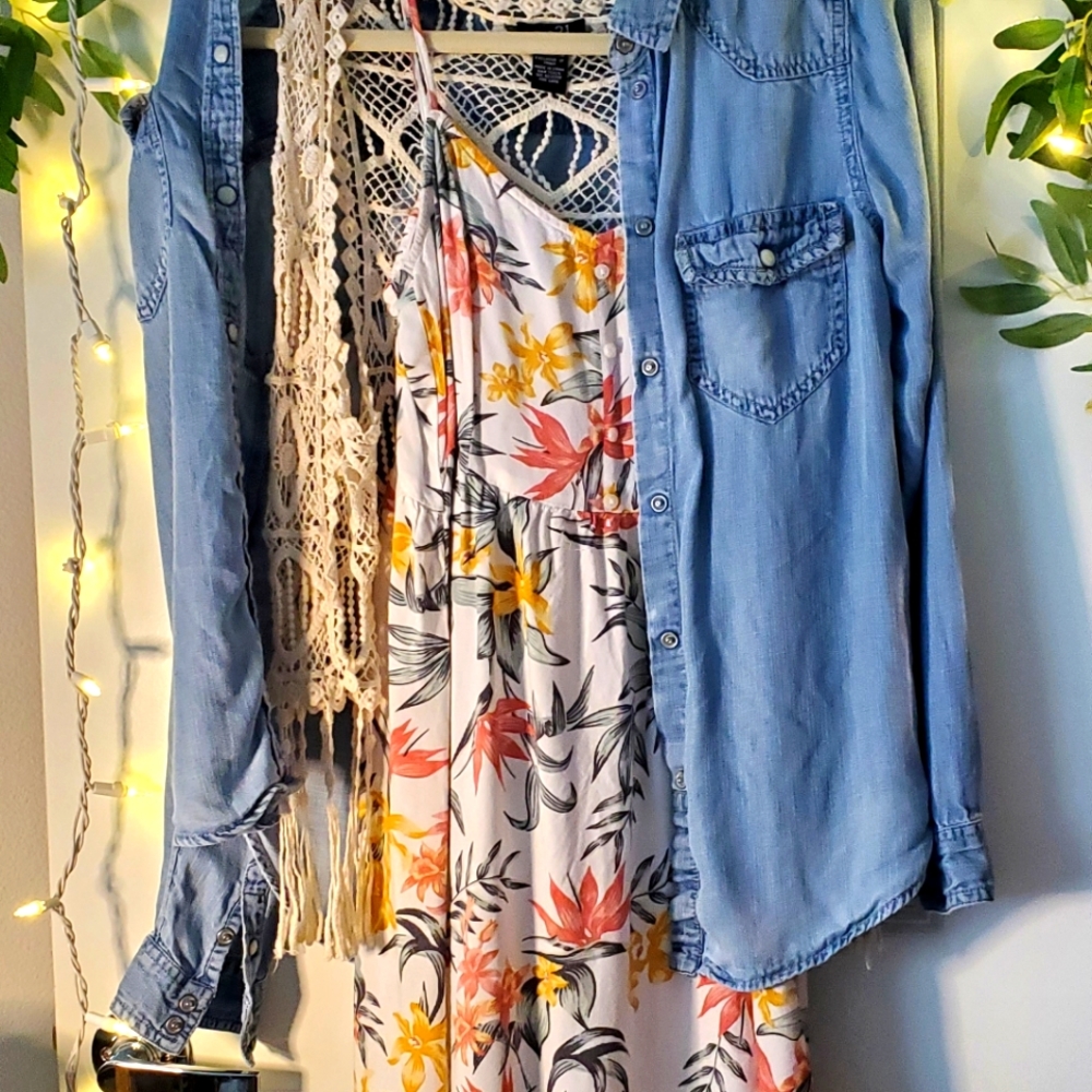 American Eagle Denim Button Down Size S